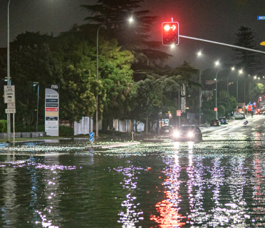 flooding-car-tile-372x320.jpg