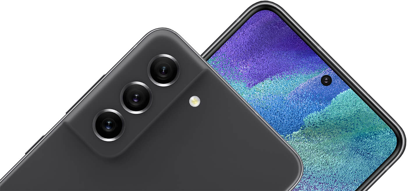 Close up of the back and front camera lenses on the Samsung Galaxy S21 FE 5G. Send clear and visible photos for business use.