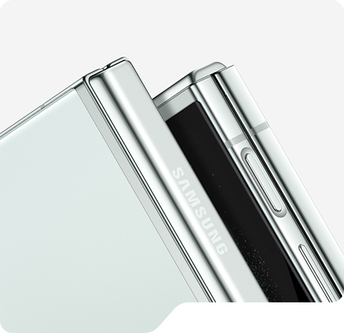 Image showing the Armour Aluminium Frame of a Galaxy Z Flip5