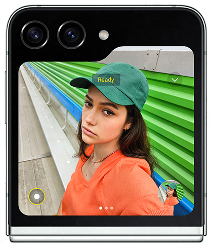 Image of the FlexCam activated on a Galaxy Z Flip5
