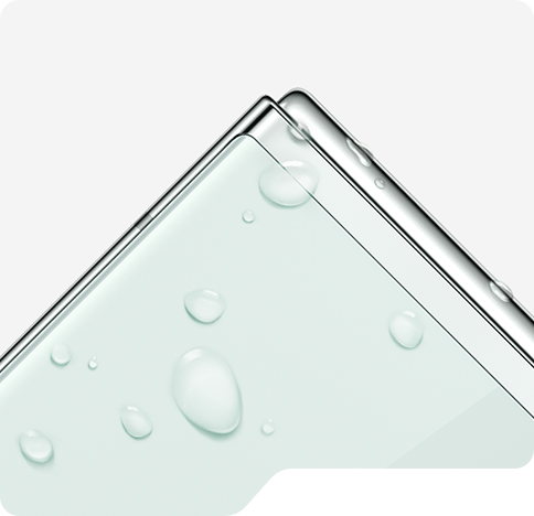 Image showing water droplets on a Galaxy Z Flip5 demonstrating water resistance